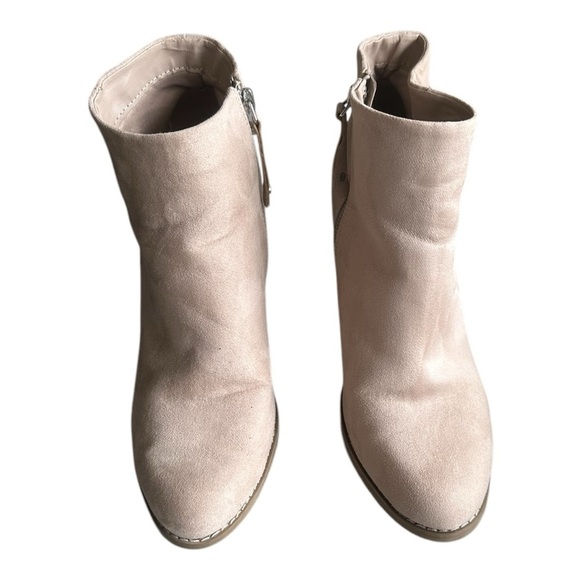 DV by Dolce Vita Ankle Booties Women Block Heel Side Zip Faux Suede Beige 11 - Picture 1 of 4
